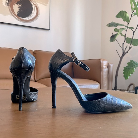 Call it spring high heels - Picture 1 of 5